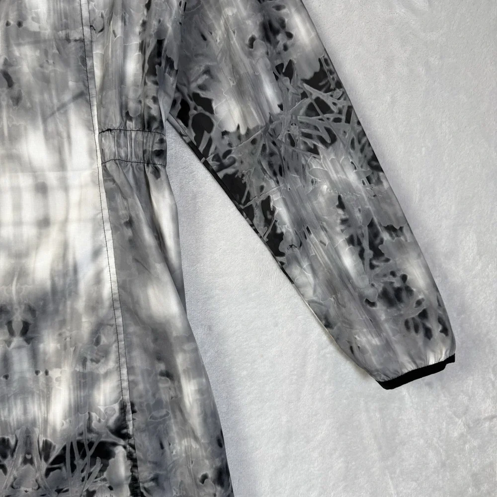 The North Face Flyweight Jacket‎ Women's Small White/Black Tie Dye Hooded Light